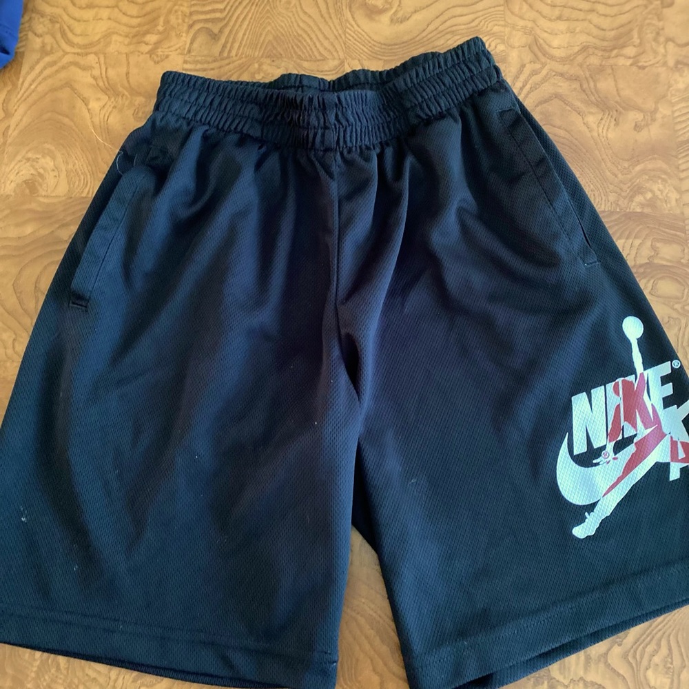 Nike Jordan boy athletic shorts. Sm (8-10 years).